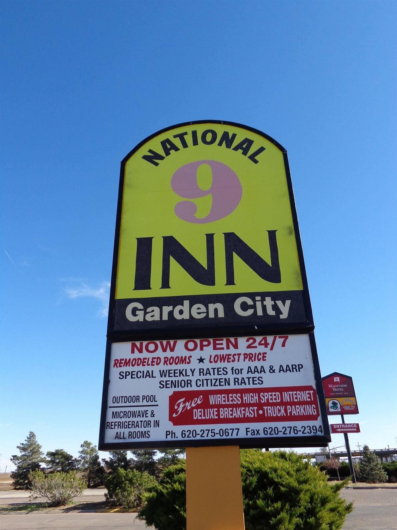 National 9 Inn Garden City Exterior foto